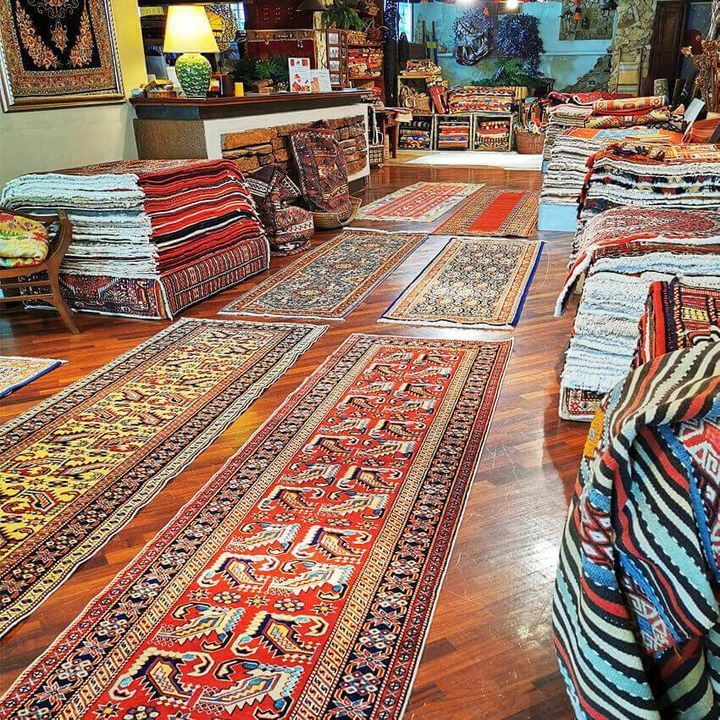 Solo i tappeti originali di alta qualità possono esaltare gli arredi della  tua casa., Tappeti Persiani
