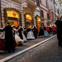 A Via Margutta e Via del Babuino brillano le Stelle e Luci di Natale